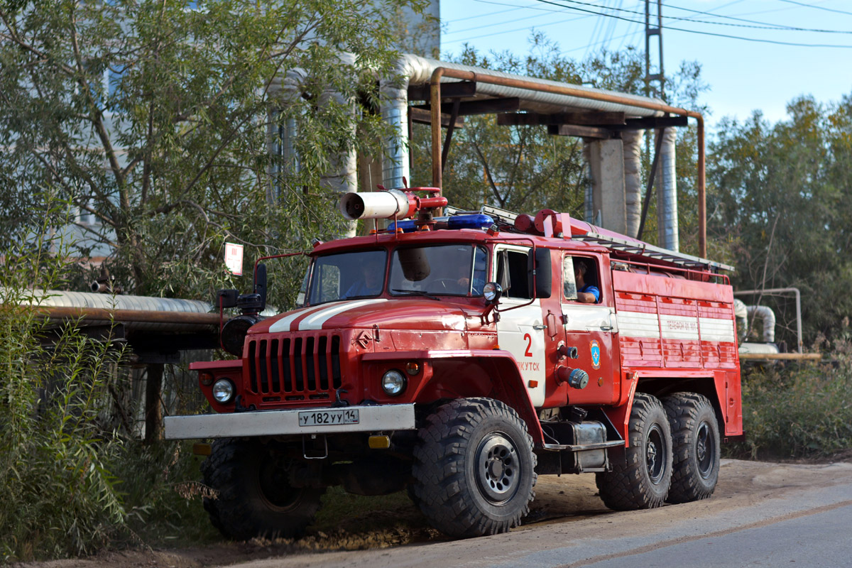 Саха (Якутия), № У 182 УУ 14 — Урал-5557-10