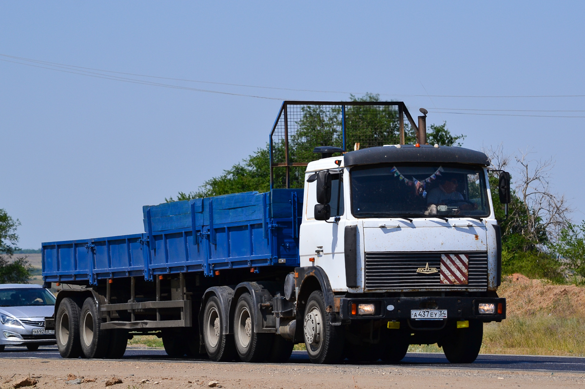 Волгоградская область, № А 437 ЕУ 34 — МАЗ-642205