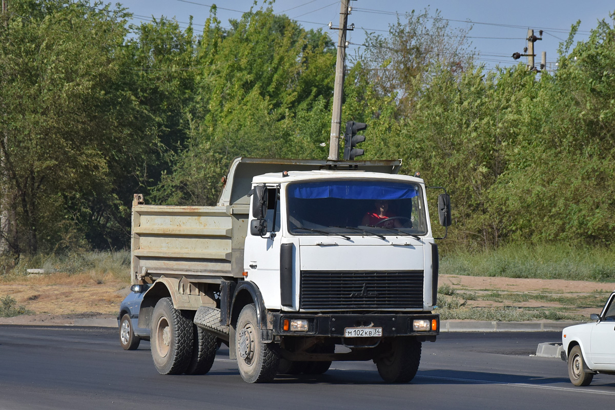 Волгоградская область, № М 102 КВ 34 — МАЗ-5551A2