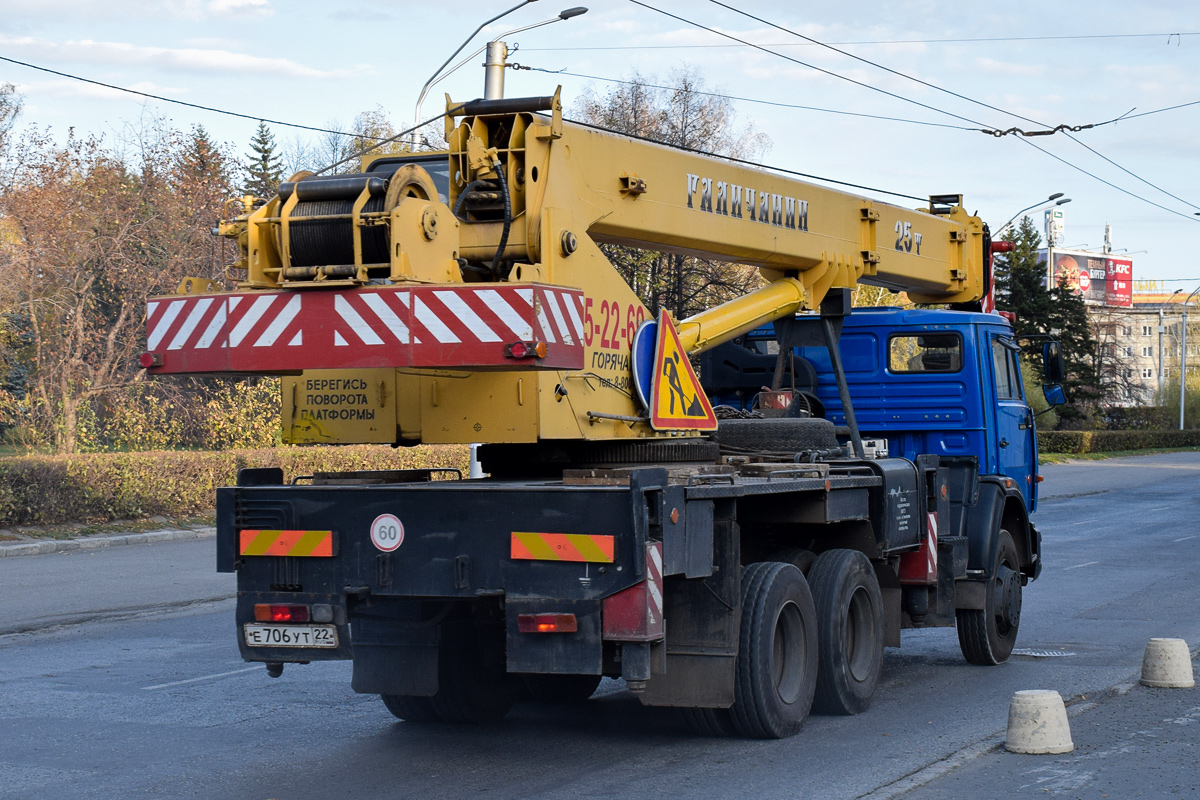 Алтайский край, № Е 706 УТ 22 — КамАЗ-65115-62