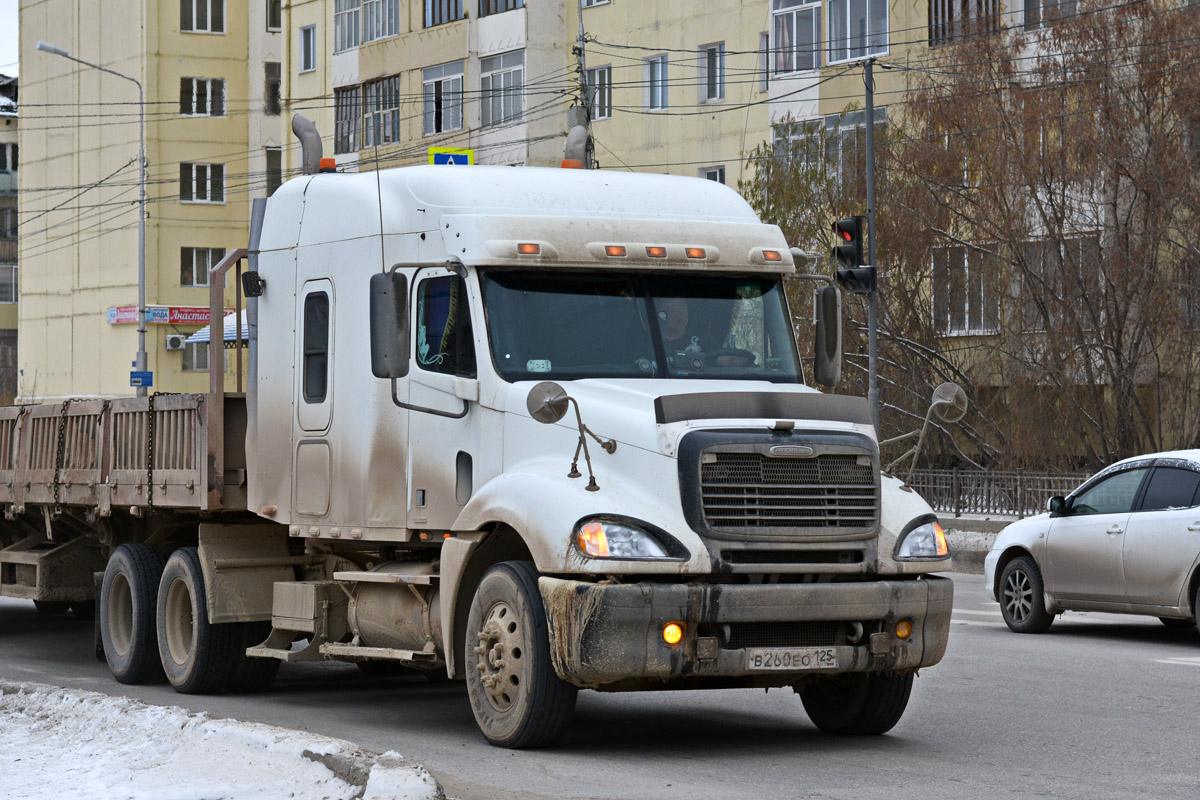 Приморский край, № В 260 ЕО 125 — Freightliner Columbia