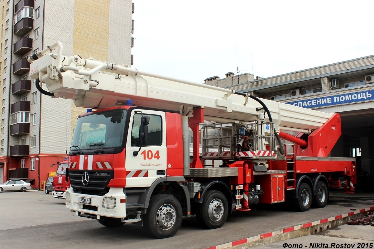 Ростовская область, № У 888 ВР 161 — Mercedes-Benz Actros ('2003)