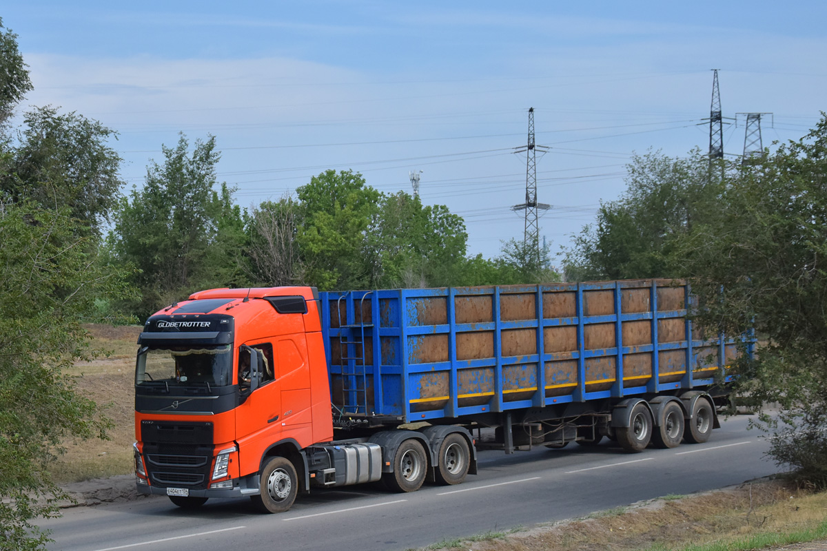 Волгоградская область, № Е 404 ЕТ 134 — Volvo ('2012) FH.420