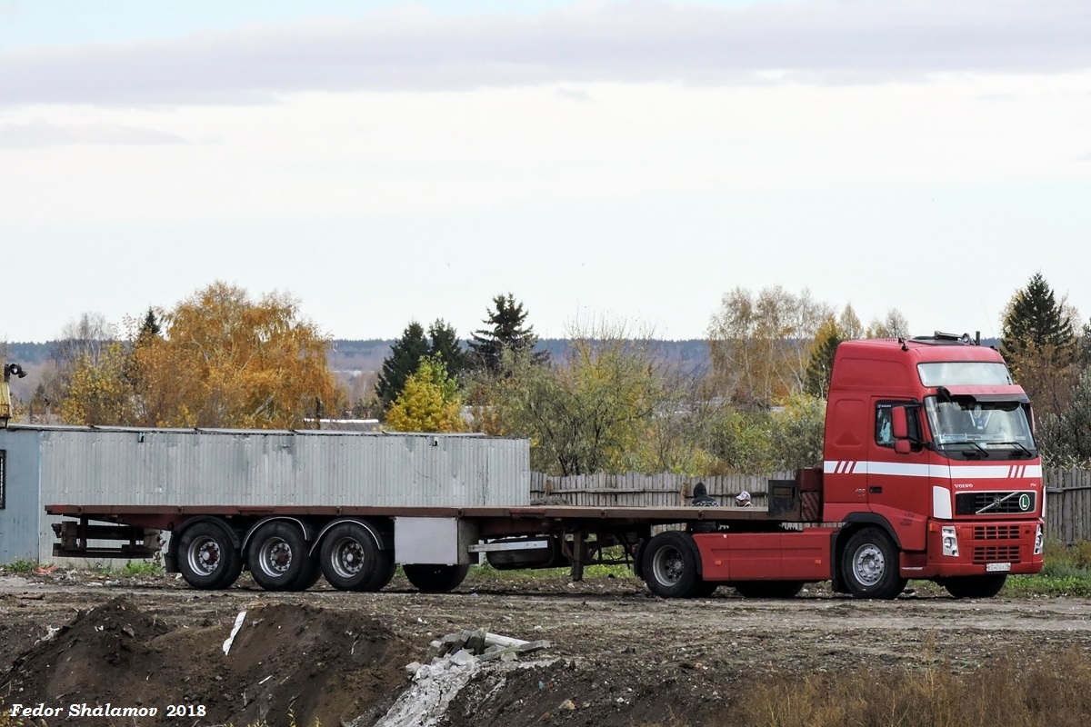 Курганская область, № Х 040 ВА 96 — Volvo ('2002) FH12.480