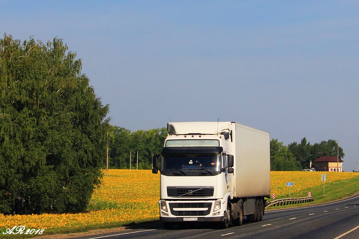 Волгоградская область, № В 281 РР 134 — Volvo ('2008) FH.400 [X9P]