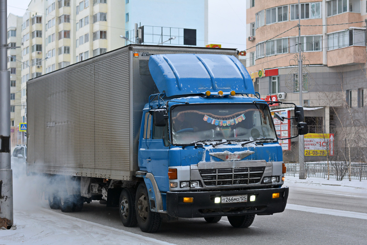 Приморский край, № Т 266 МО 125 — Hino FW