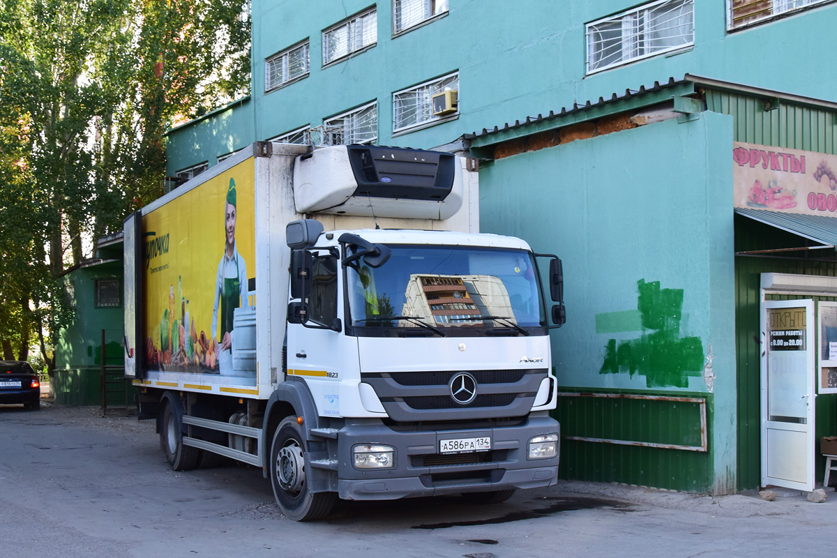 Волгоградская область, № А 586 РА 134 — Mercedes-Benz Axor 1823