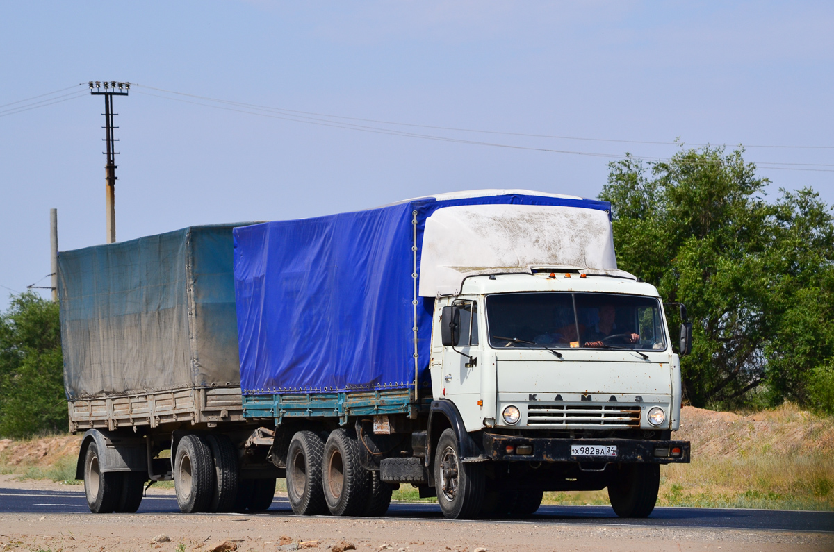 Волгоградская область, № Х 982 ВА 34 — КамАЗ-53212