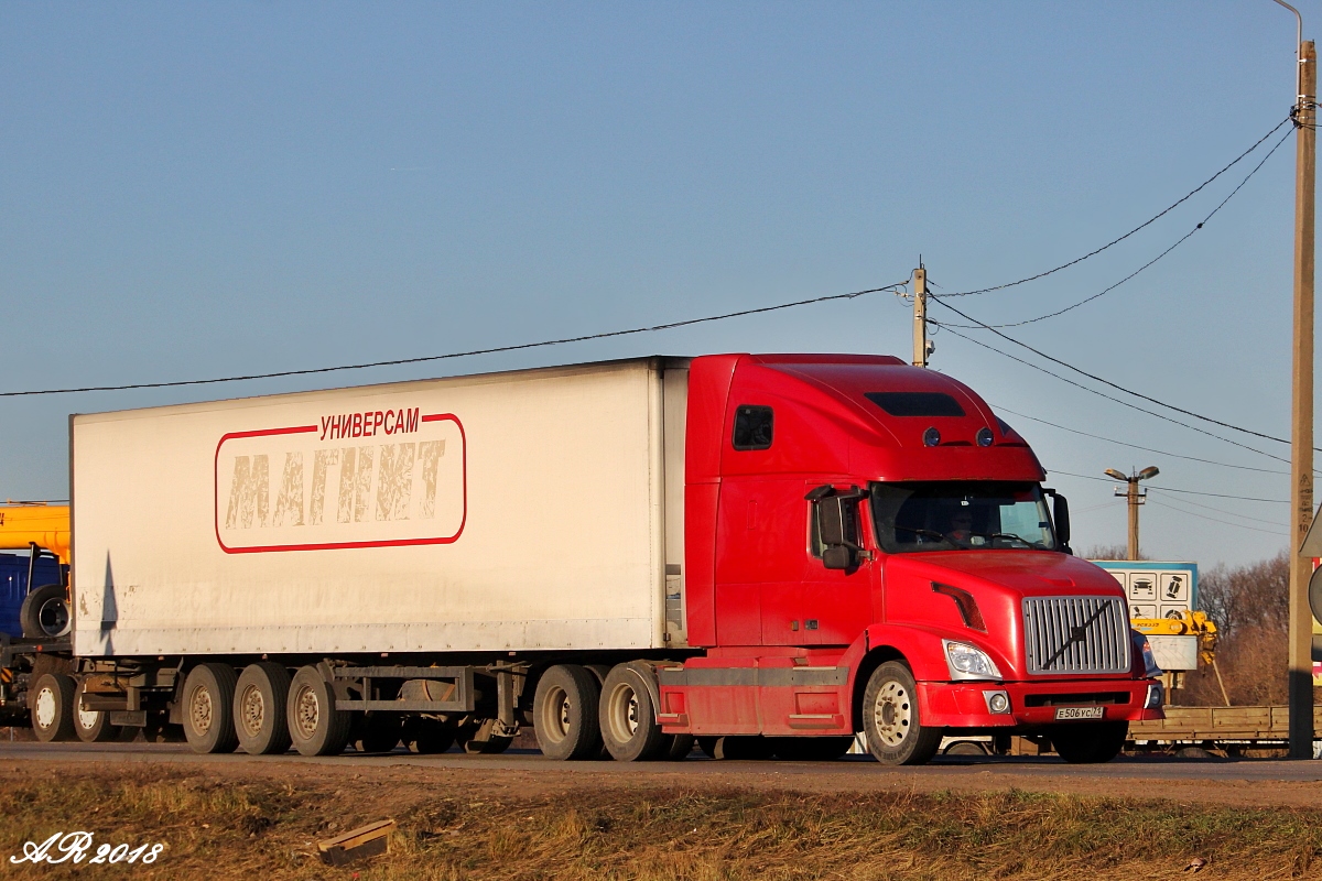 Тульская область, № Е 506 УС 71 — Volvo VNL670