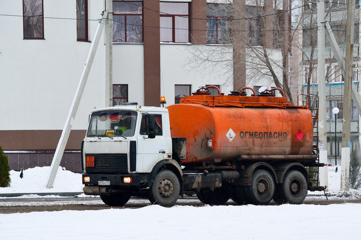 Волгоградская область, № Е 972 НО 134 — МАЗ-630305