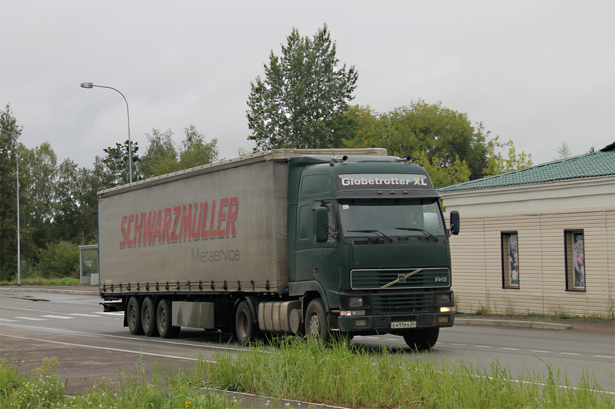 Красноярский край, № Е 411 РХ 24 — Volvo ('1993) FH-Series