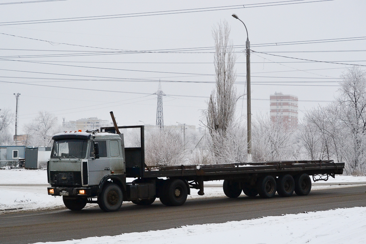 Волгоградская область, № А 725 ЕМ 34 — МАЗ-543203