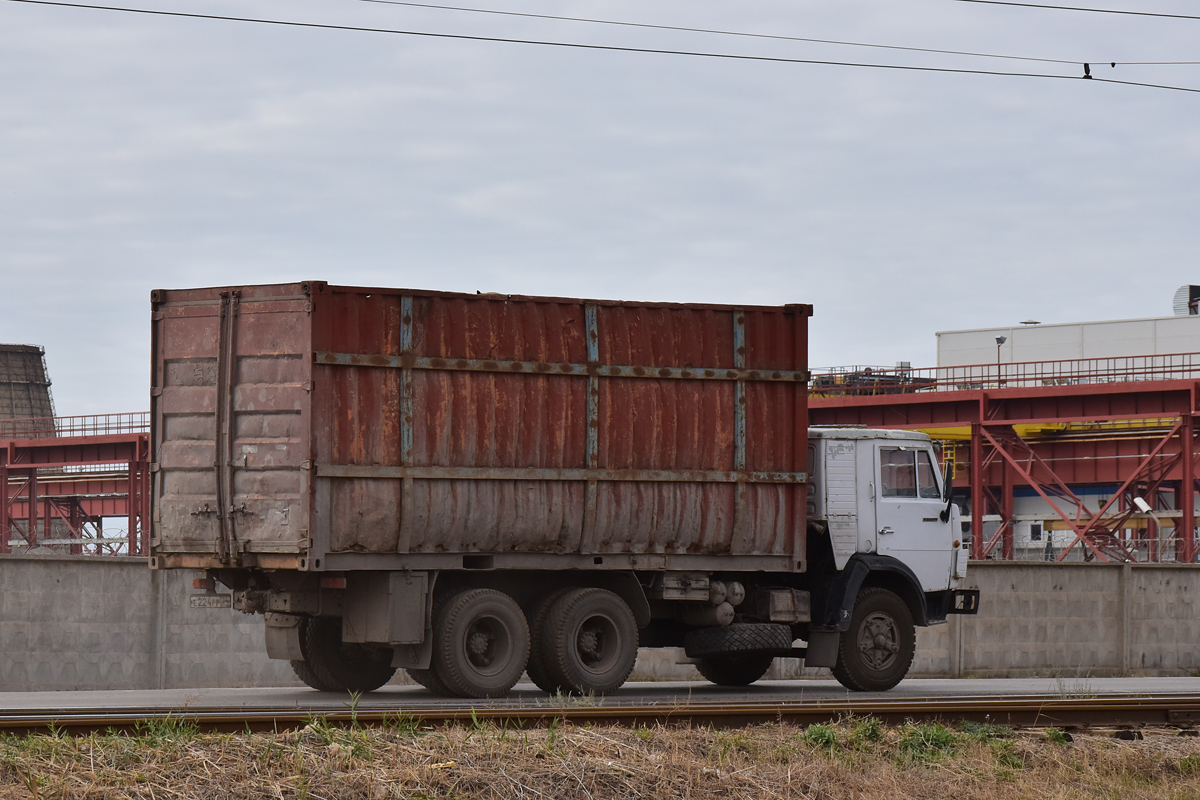 Волгоградская область, № Е 224 РР 34 — КамАЗ-53212