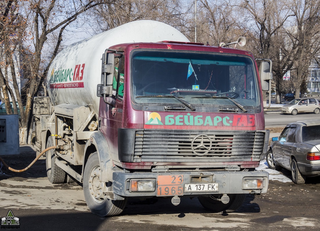 Алматы, № A 137 FK — Mercedes-Benz SK 1722