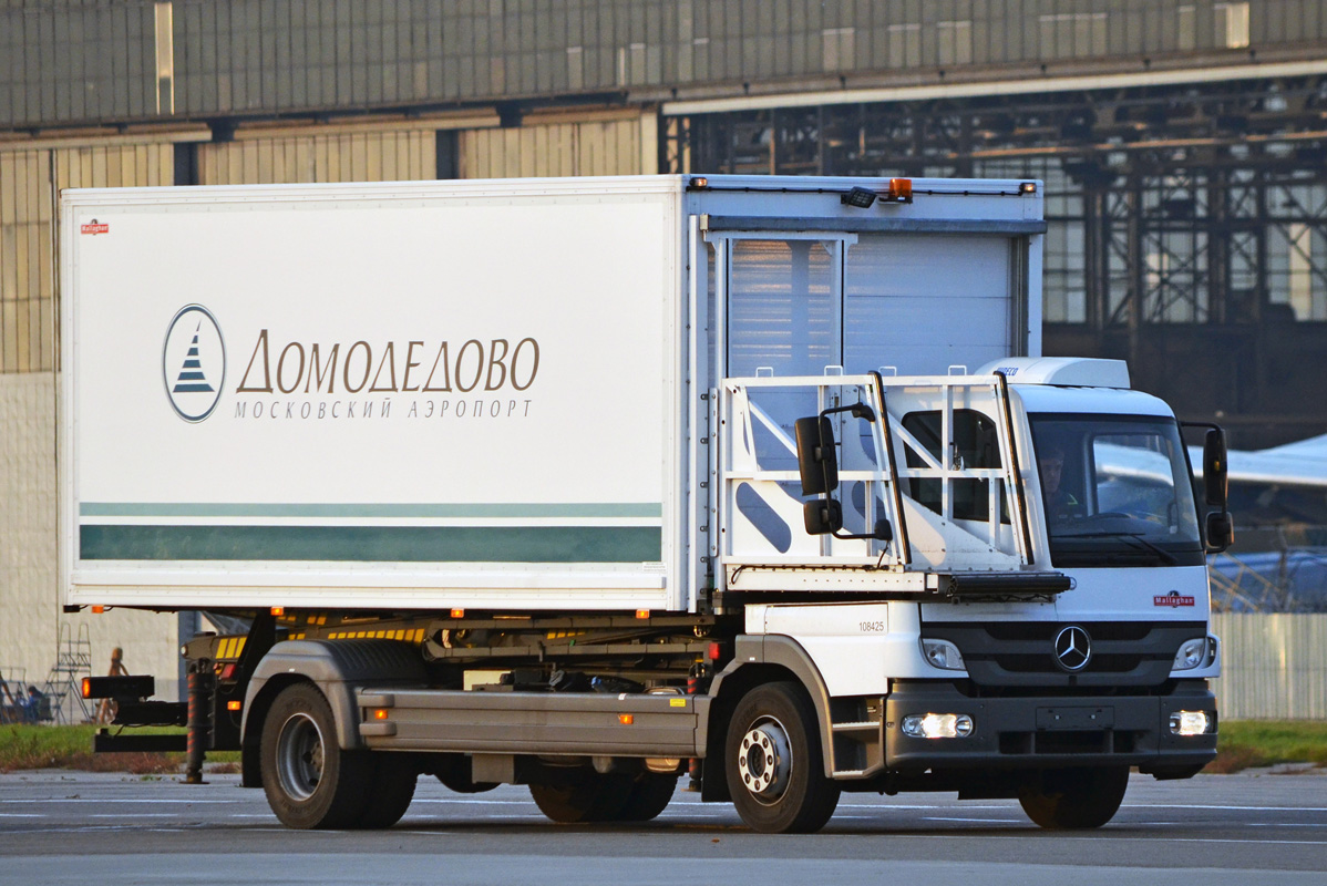 Московская область, № 108425 — Mercedes-Benz Atego (общ.м)