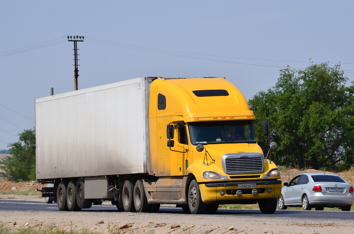 Алтайский край, № Н 046 ХЕ 22 — Freightliner Columbia