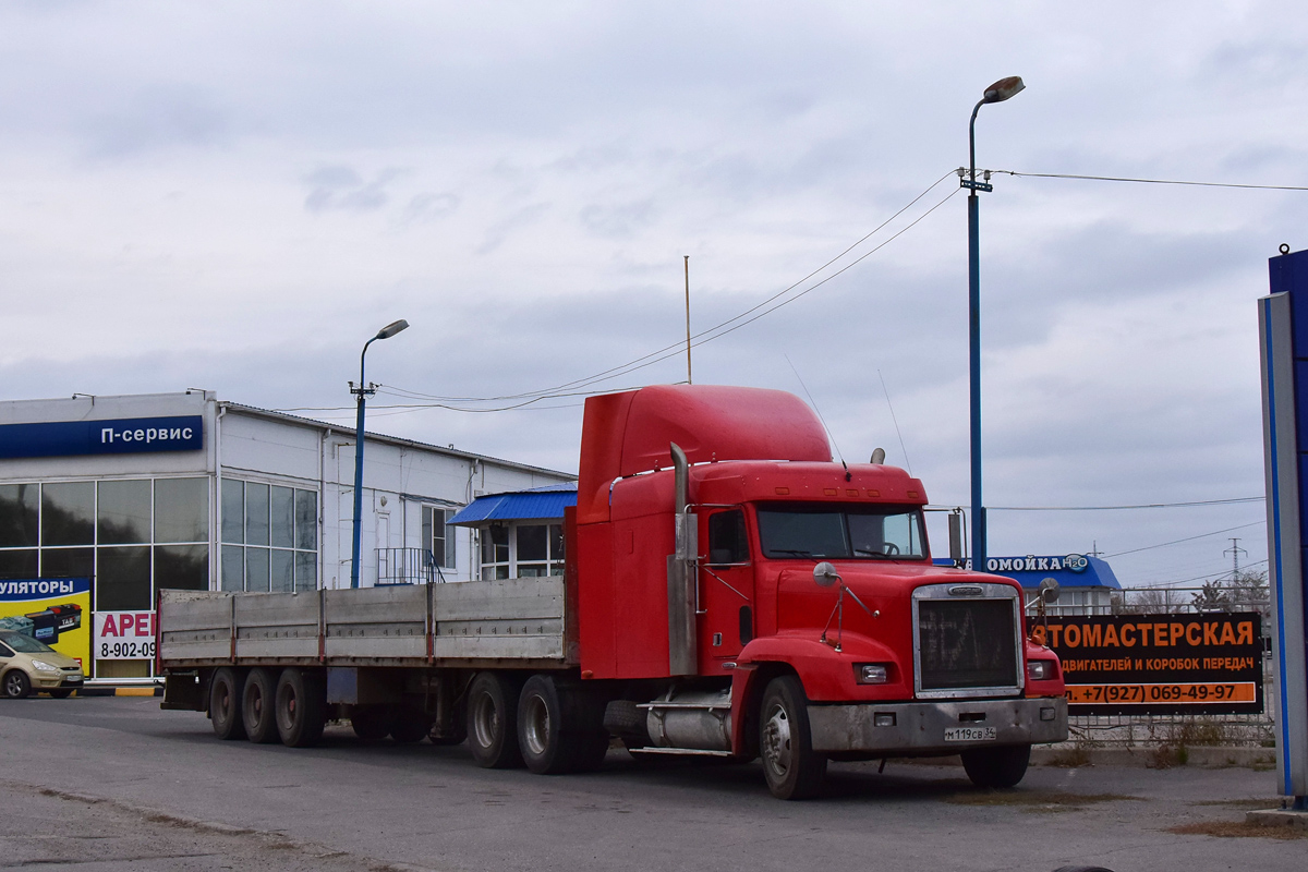 Волгоградская область, № М 119 СВ 34 — Freightliner FLD 120