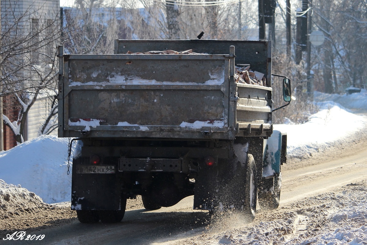 Тамбовская область, № В 142 НХ 68 — ЗИЛ-130 (общая модель)