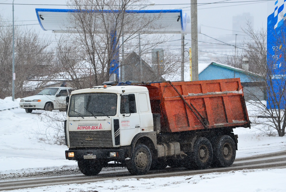 Волгоградская область, № В 563 АК 134 — МАЗ-551605