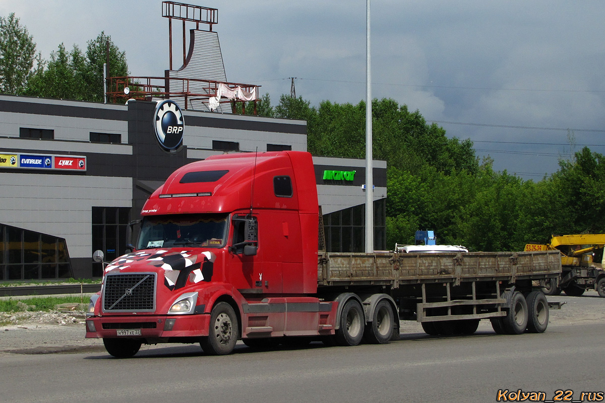 Алтайский край, № Н 997 ХЕ 22 — Volvo VNL670