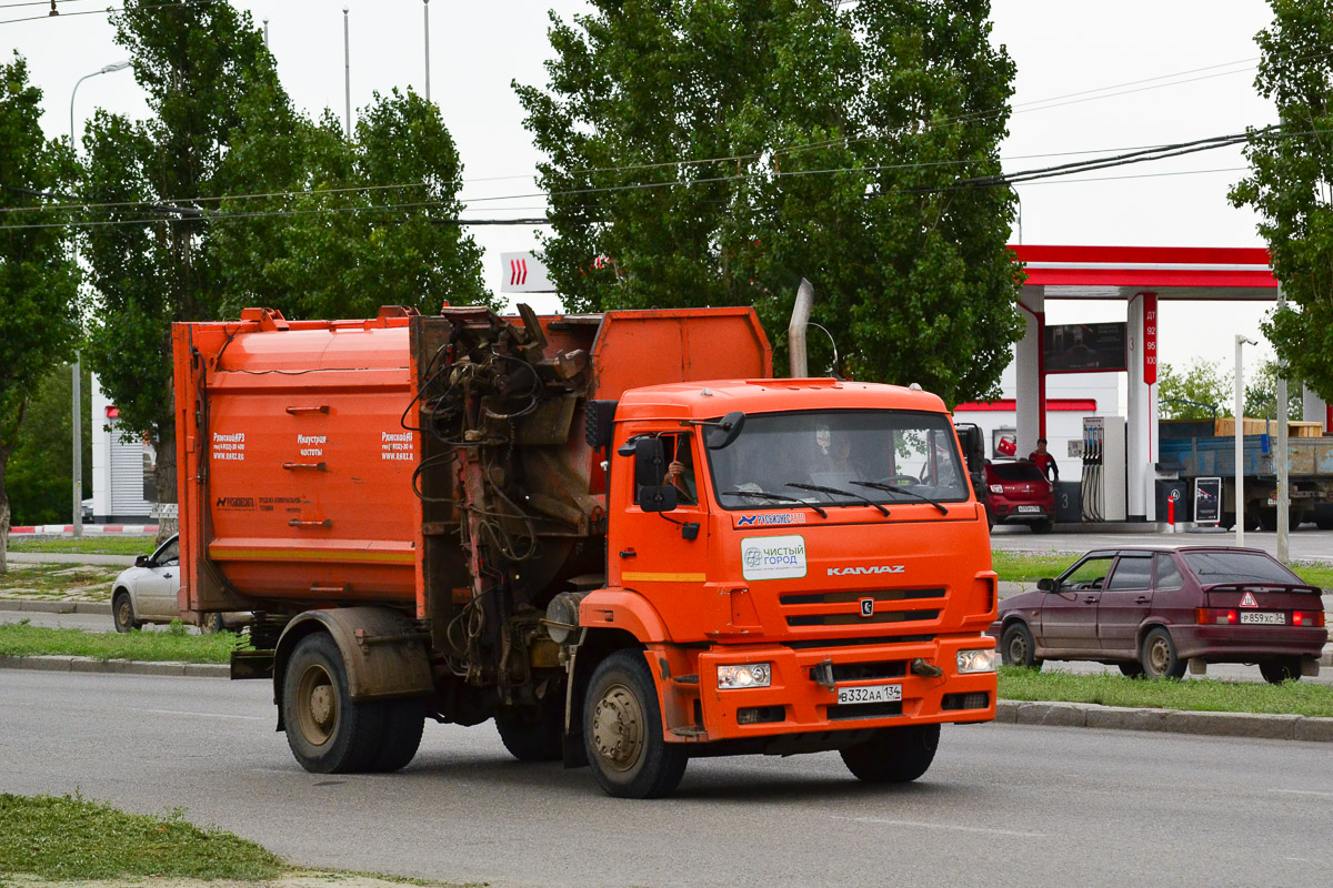 Волгоградская область, № В 332 АА 134 — КамАЗ-53605-L4