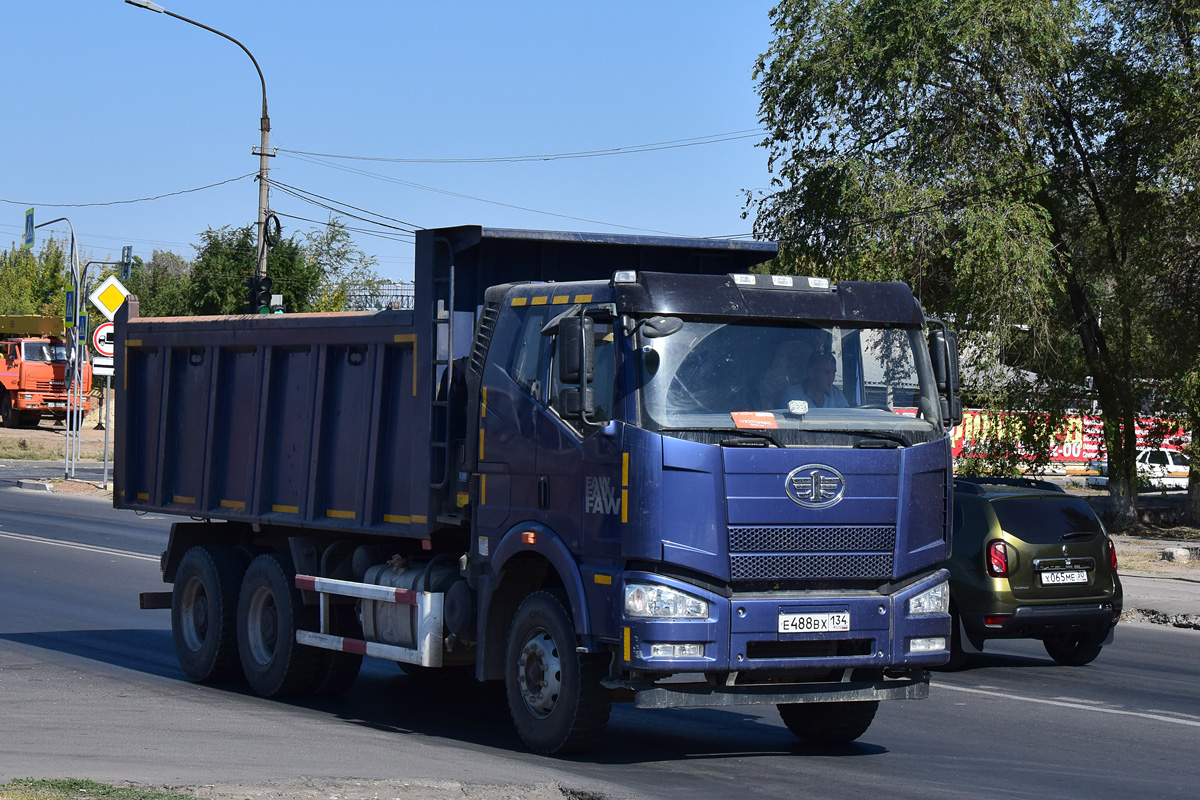 Волгоградская область, № Е 488 ВХ 134 — FAW J6 CA3250