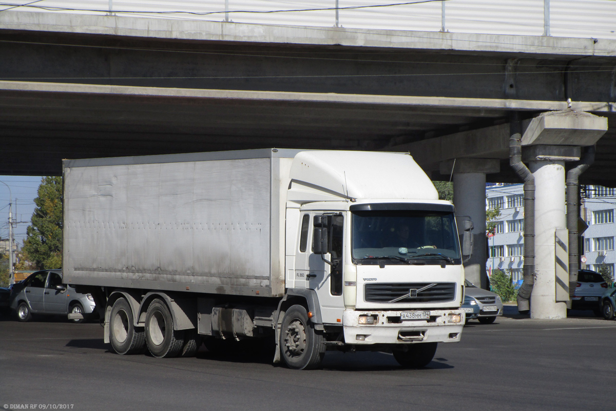 Волгоградская область, № А 438 ММ 134 — Volvo ('2001) FL