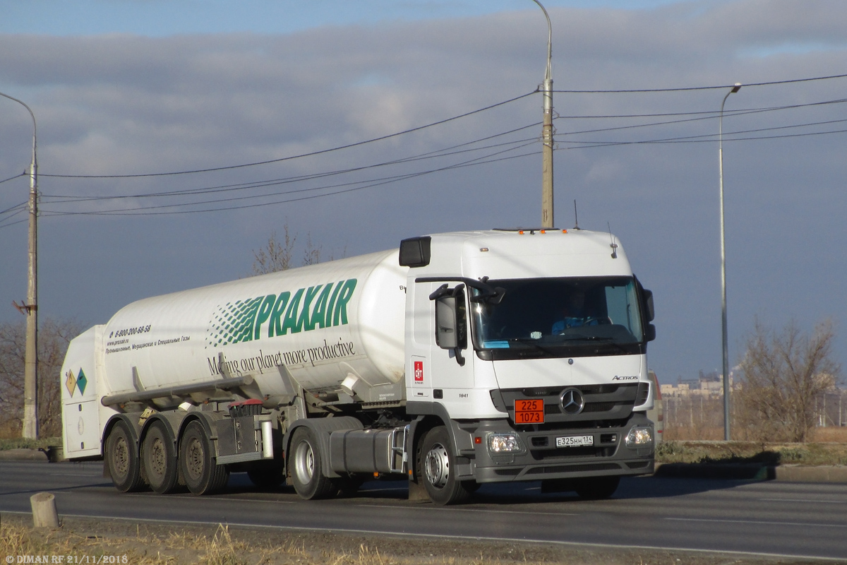 Волгоградская область, № Е 325 НН 134 — Mercedes-Benz Actros '09 1841 [Z9M]