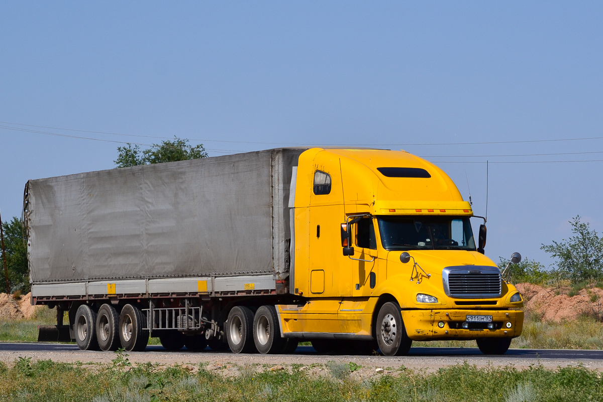 Ростовская область, № С 911 ОМ 161 — Freightliner Columbia