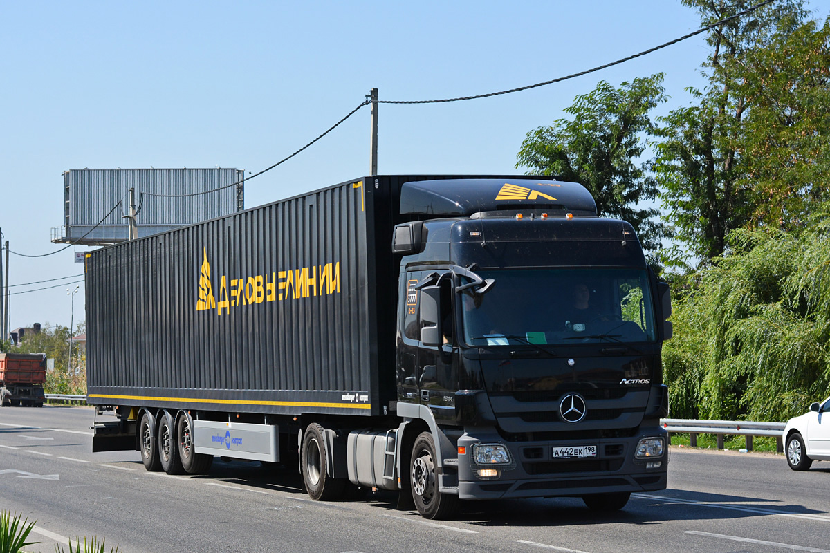 Краснодарский край, № А 442 ЕК 198 — Mercedes-Benz Actros ('2009) 1844