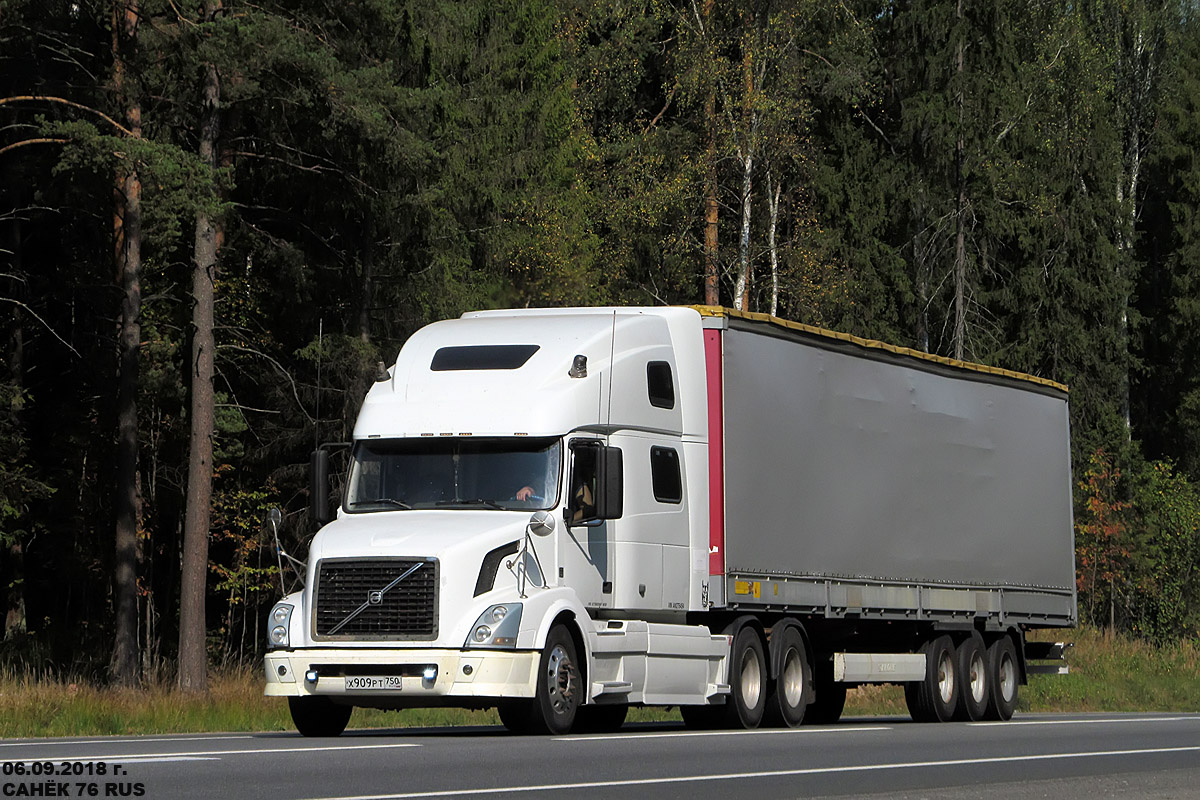 Московская область, № Х 909 РТ 750 — Volvo VNL780