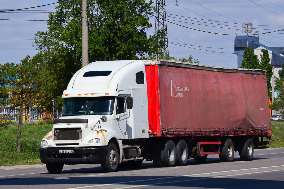 Волгоградская область, № А 366 НВ 134 — Freightliner Columbia