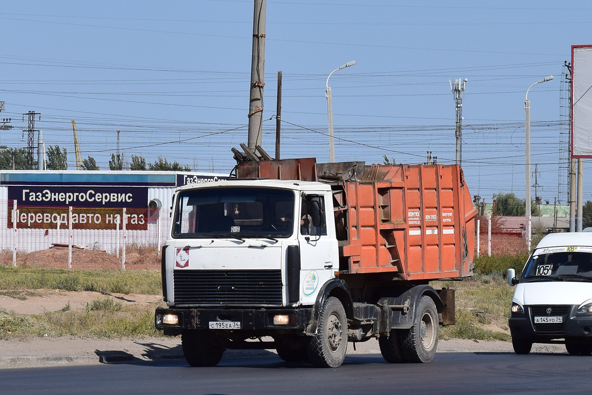 Волгоградская область, № С 195 ЕА 34 — МАЗ-5551A2