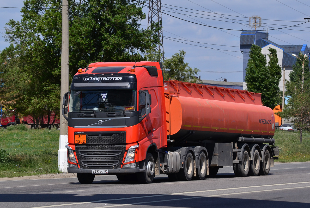 Волгоградская область, № Е 297 ЕС 134 — Volvo ('2012) FH.420