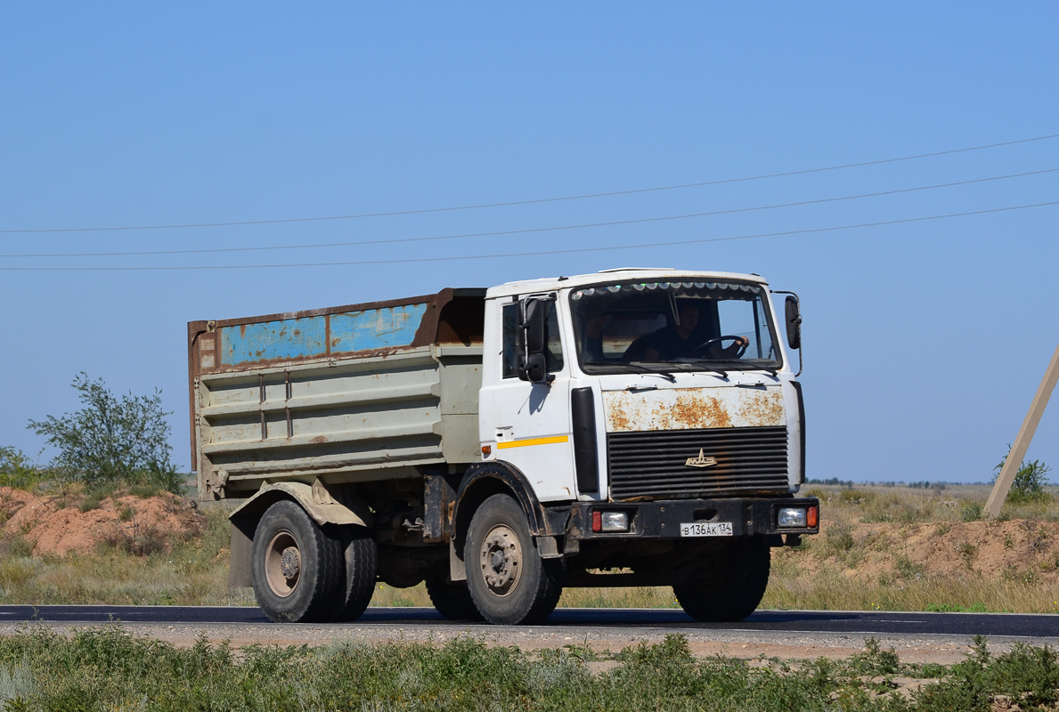 Волгоградская область, № В 136 АК 134 — МАЗ-555102