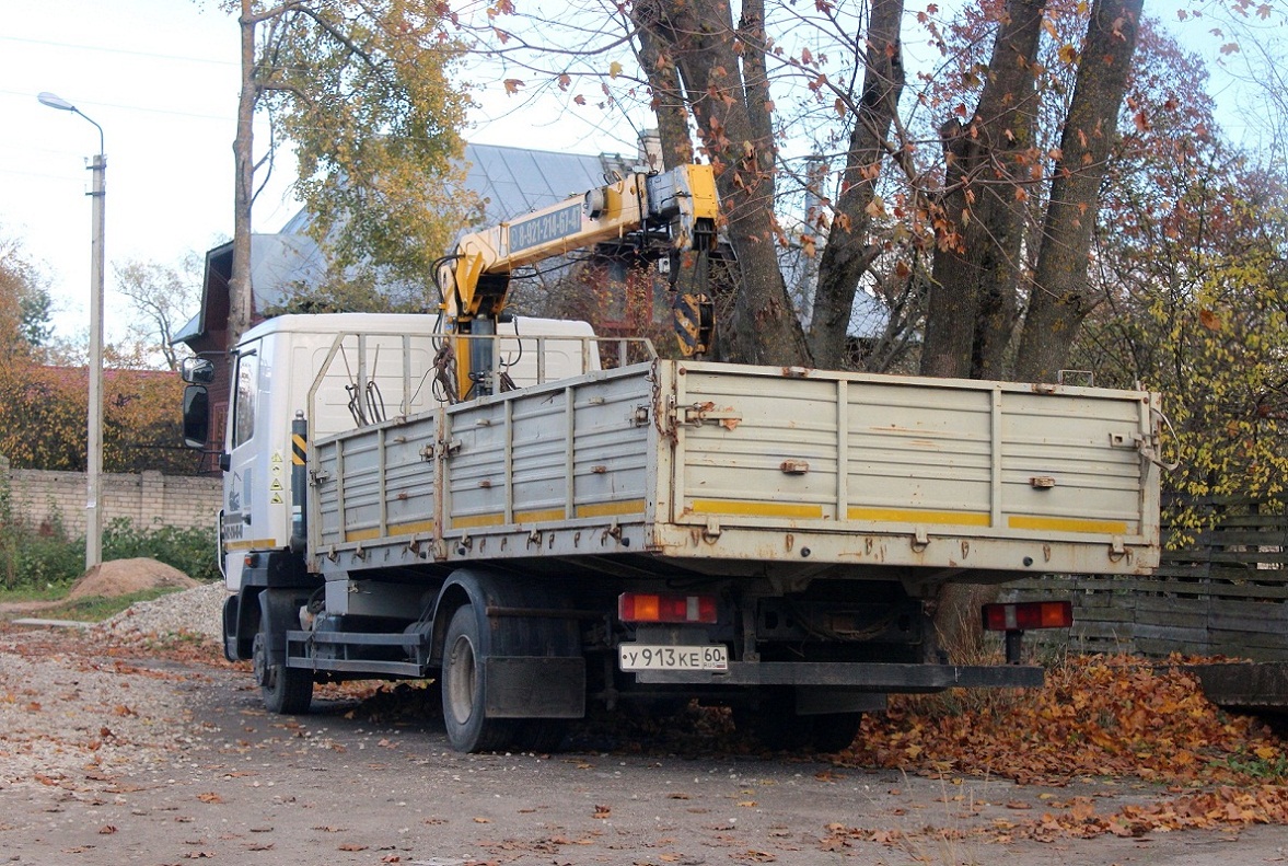 Псковская область, № У 913 КЕ 60 — МАЗ-4371P2 "Зубрёнок"