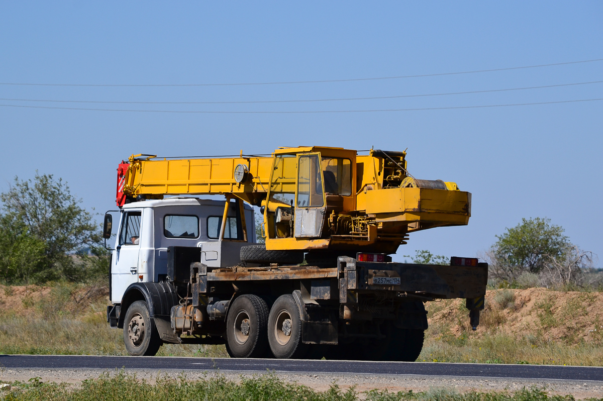 Волгоградская область, № В 257 МС 134 — МАЗ-630303