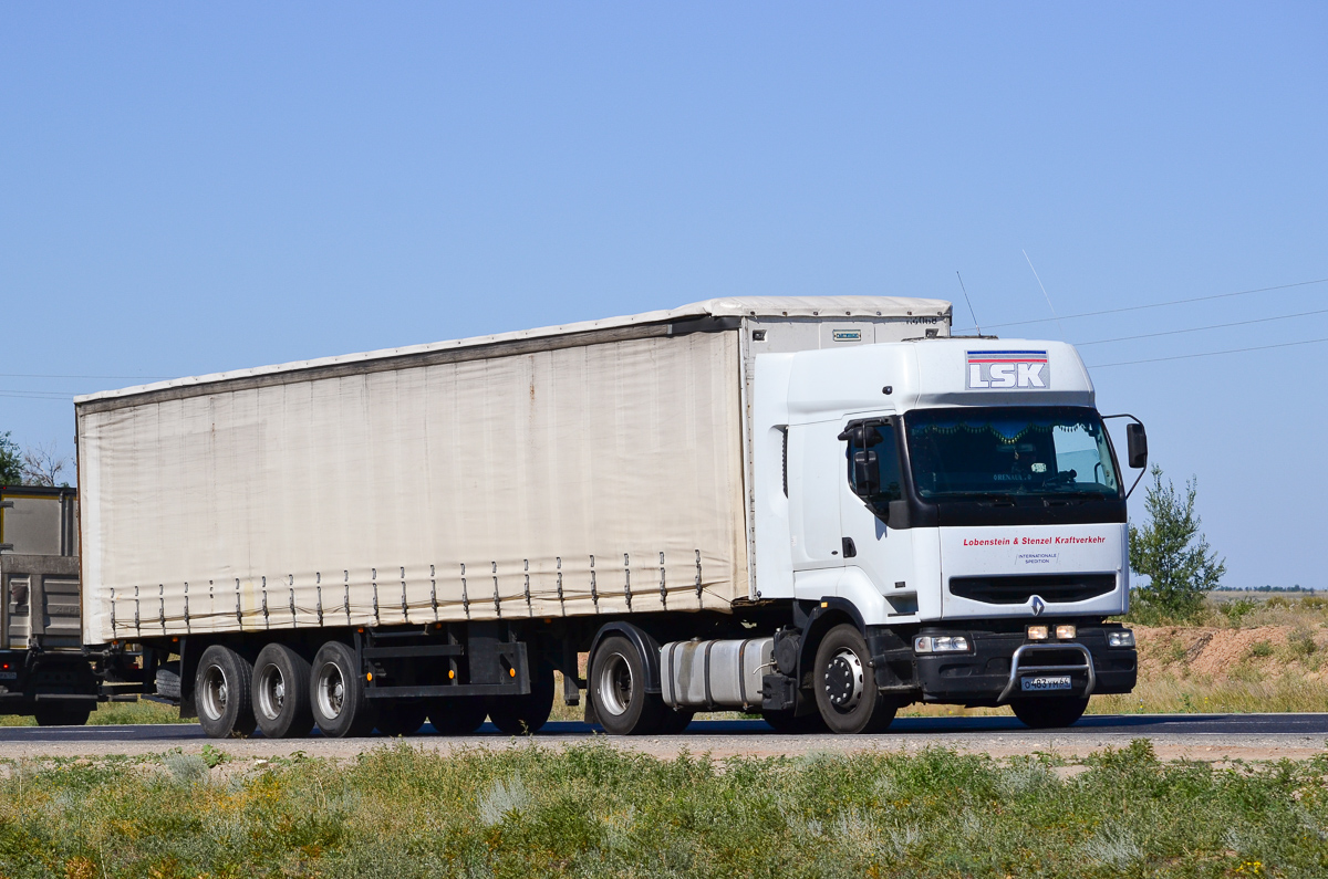 Саратовская область, № О 483 УМ 64 — Renault Premium ('1996)