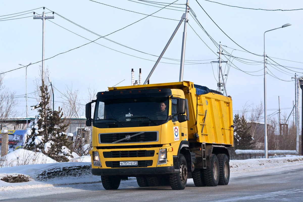 Чувашия, № А 751 УЕ 21 — Volvo ('2002) FM12.440