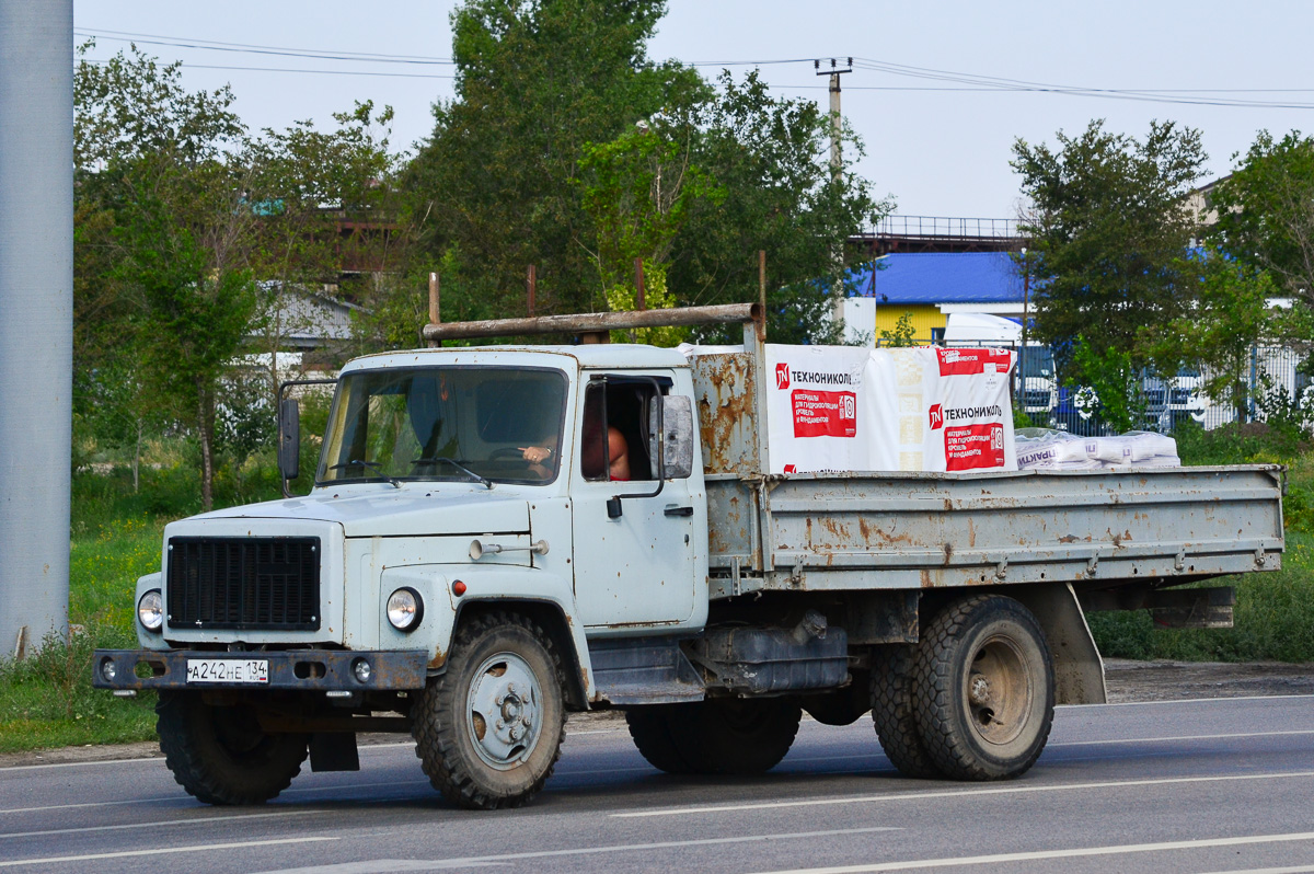 Волгоградская область, № А 242 НЕ 134 — ГАЗ-3307