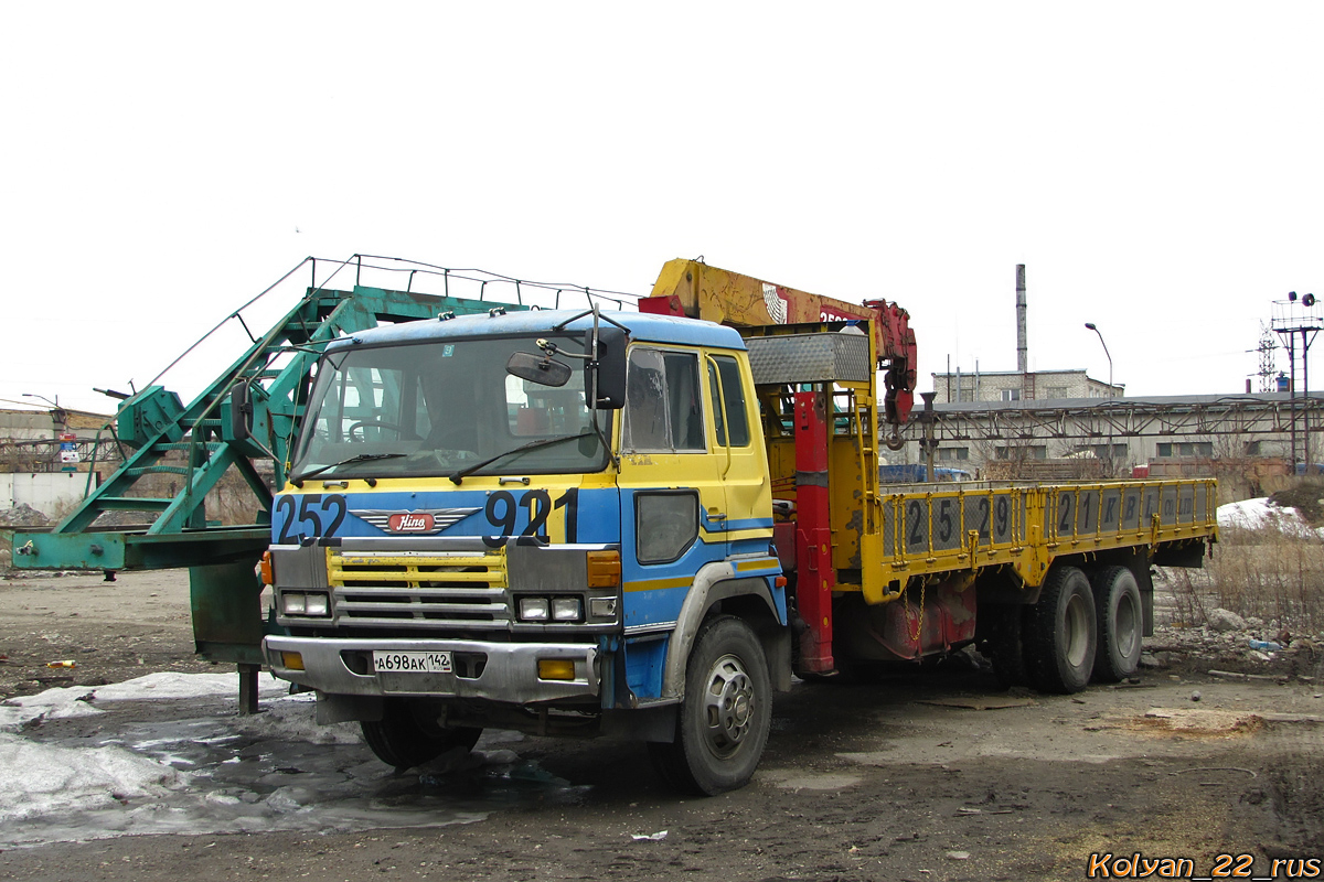 Алтайский край, № А 698 АК 142 — Hino FR