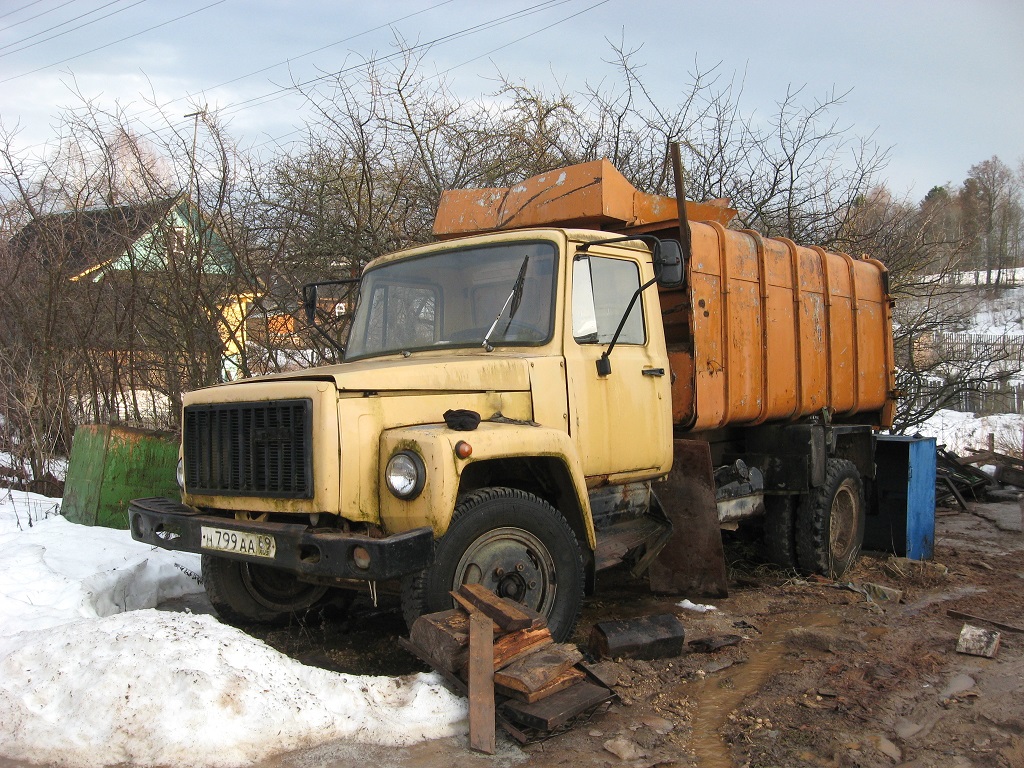 Тверская область, № Н 799 АА 69 — ГАЗ-3307