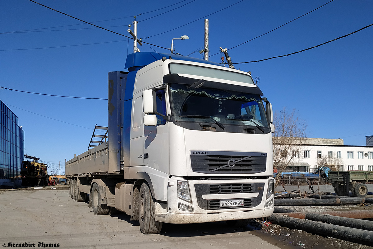 Амурская область, № В 424 УР 28 — Volvo ('2008) FH.420