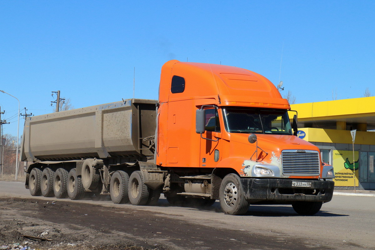 Омская область, № Е 333 НН 55 — Freightliner Century Class