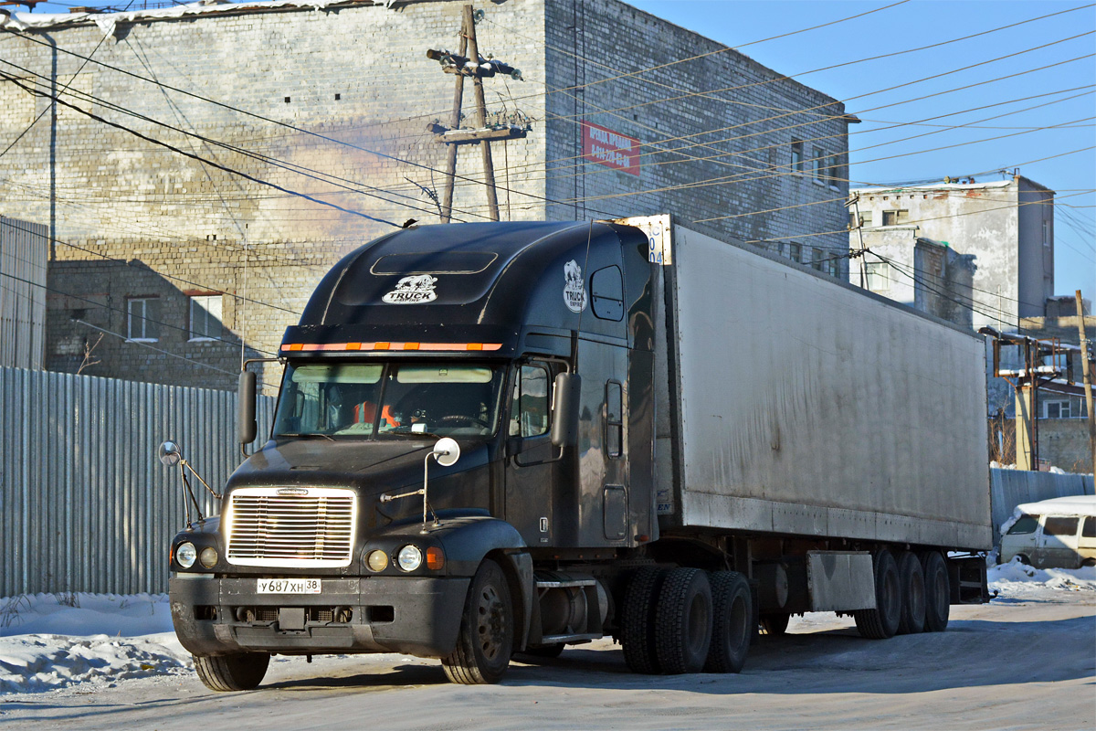 Иркутская область, № У 687 ХН 38 — Freightliner Century Class