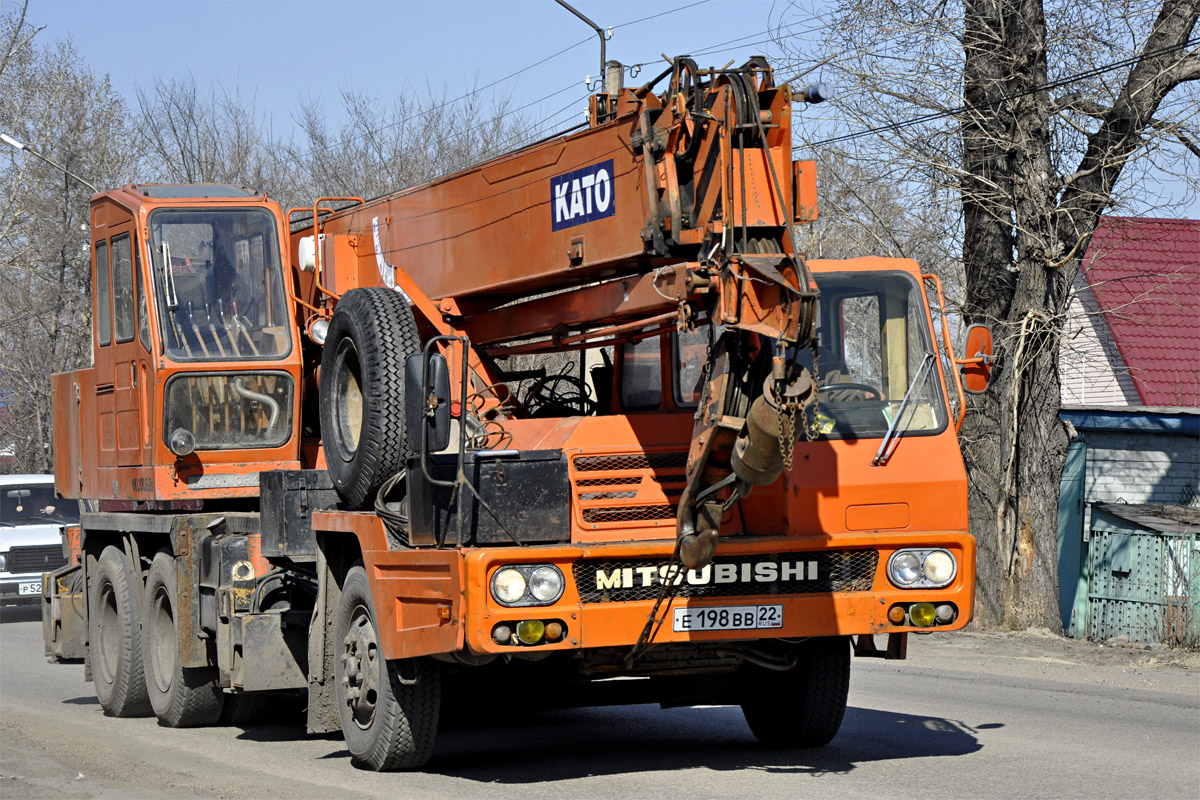 Алтайский край, № Е 198 ВВ 22 — Mitsubishi Fuso K203