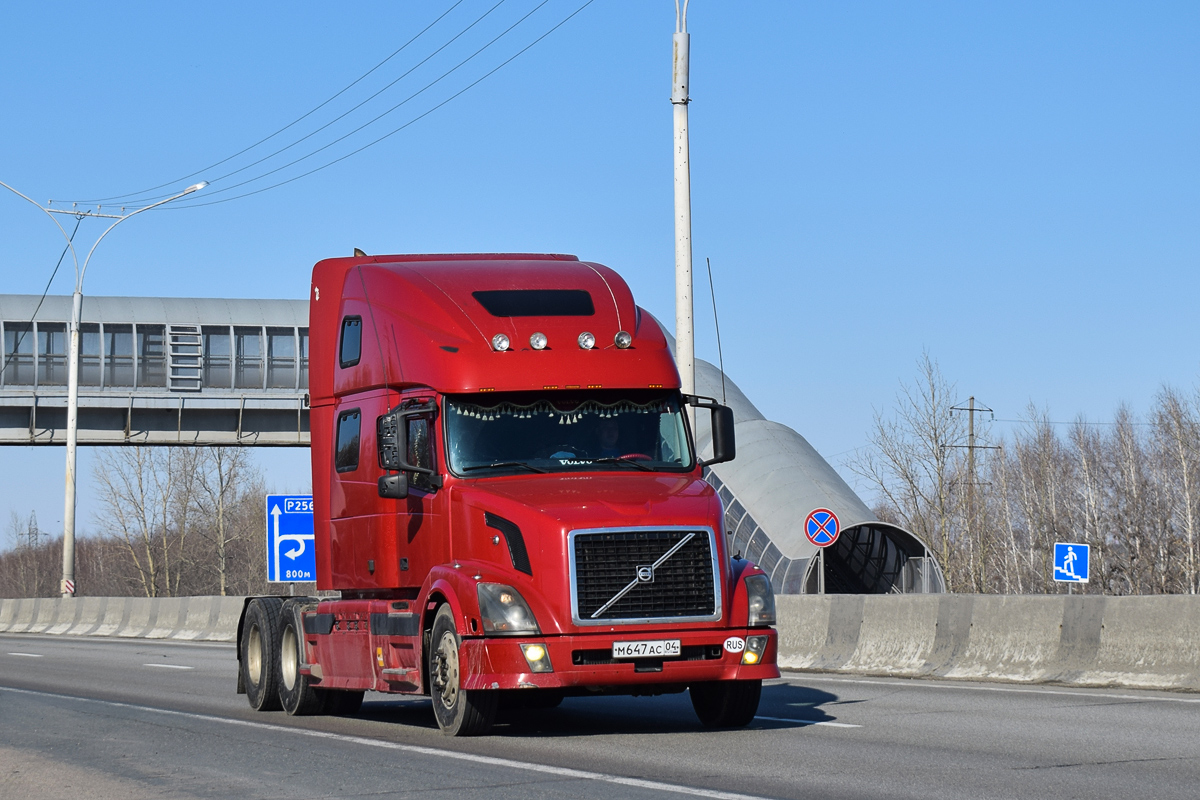 Алтай, № М 647 АС 04 — Volvo VNL780