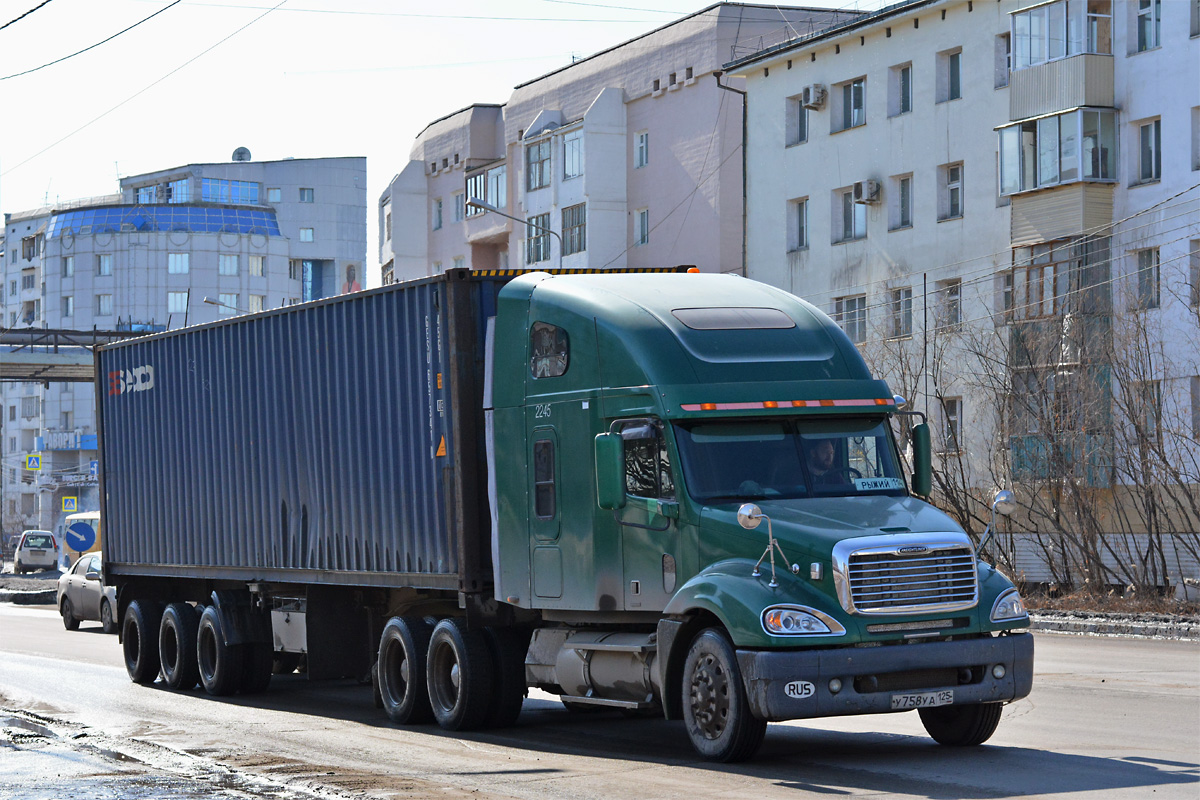 Саха (Якутия), № У 758 УА 125 — Freightliner Columbia