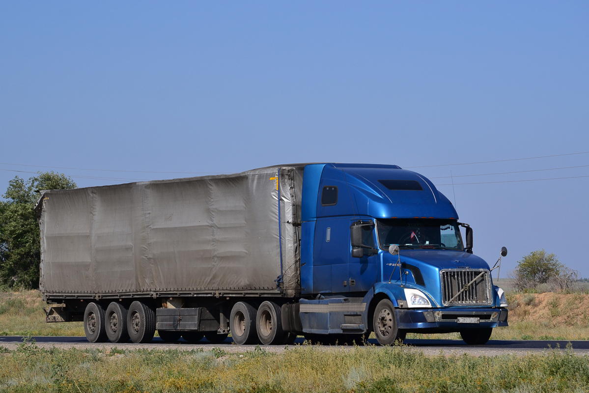 Нижегородская область, № Е 768 АВ 152 — Volvo VNL670