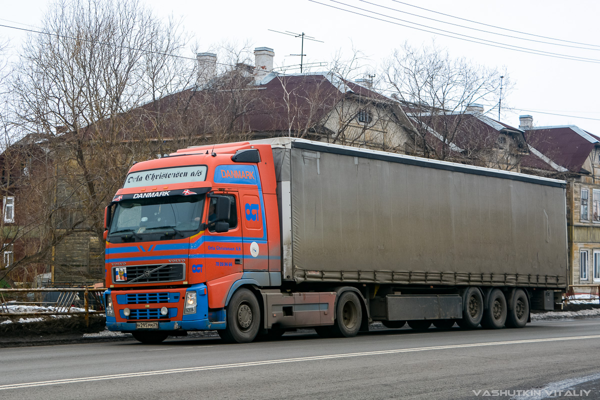 Архангельская область, № Н 295 РМ 29 — Volvo ('2002) FH12.420